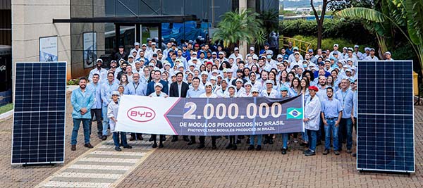 比亚迪在巴西生产的光伏组件突破200万块.jpg